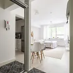 Cozy 1br Downtown Next To Restaurants Apartment *